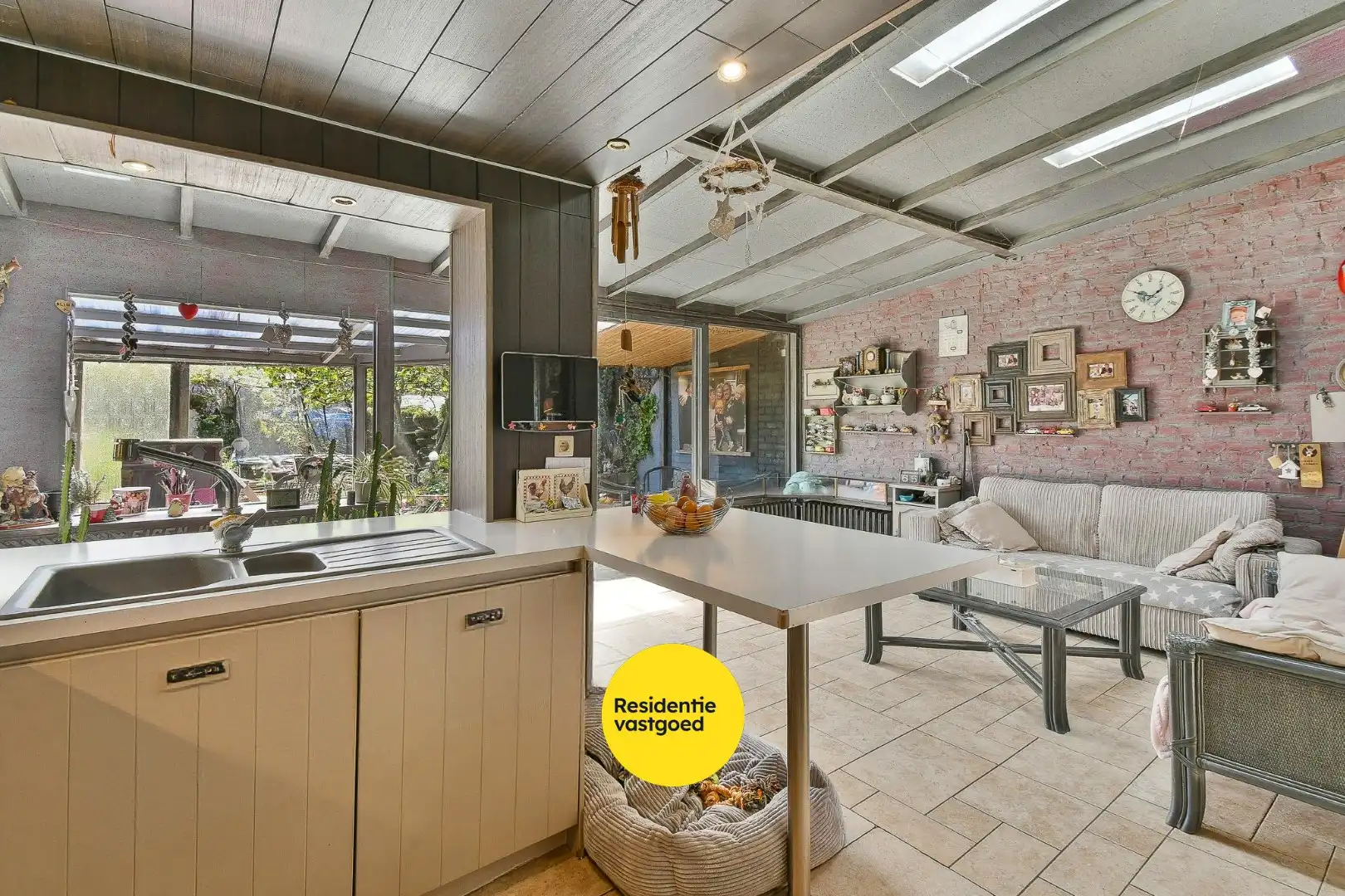 Woning met drie slaapkamers, garage en zonnige tuin foto 9