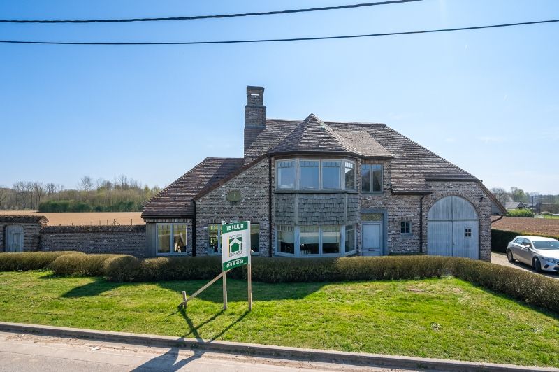 Landelijke villa met 3 slaapkamers in een oase van rust en natuur foto {{pictureIndex}}
