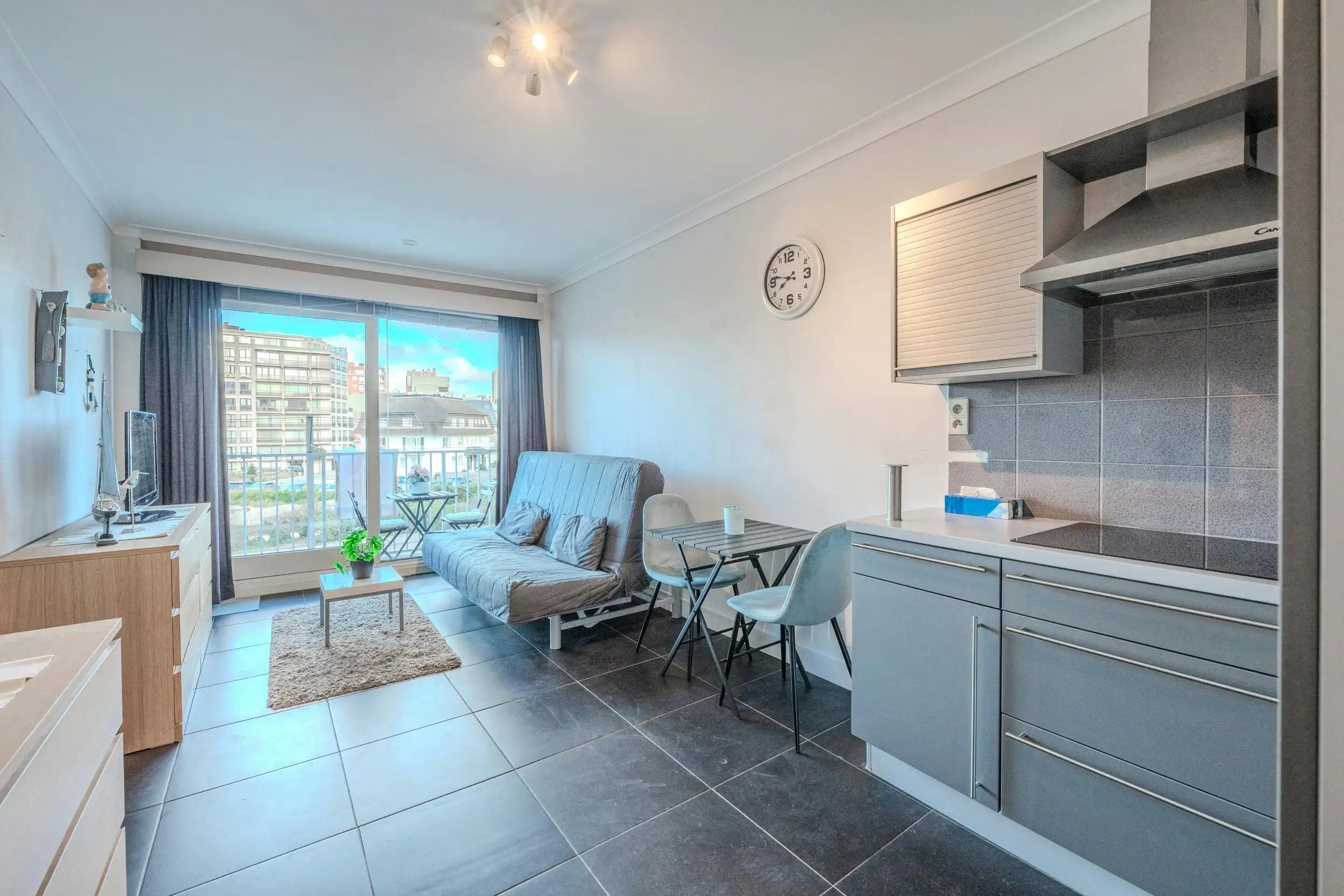 Instapklare studio met terras en zeezicht te Westende! foto 3