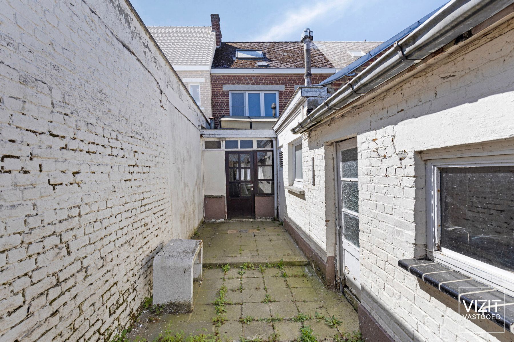 Rustig gelegen te renoveren woning foto 11