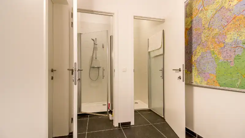 Studentenkamer met hoogslaper nabij het station foto 6