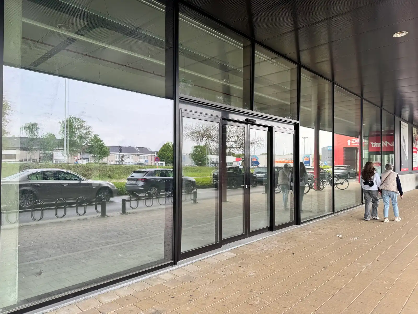 Casco ruimte 1.198 m² tussen De Kraker en Mediamarkt foto 2