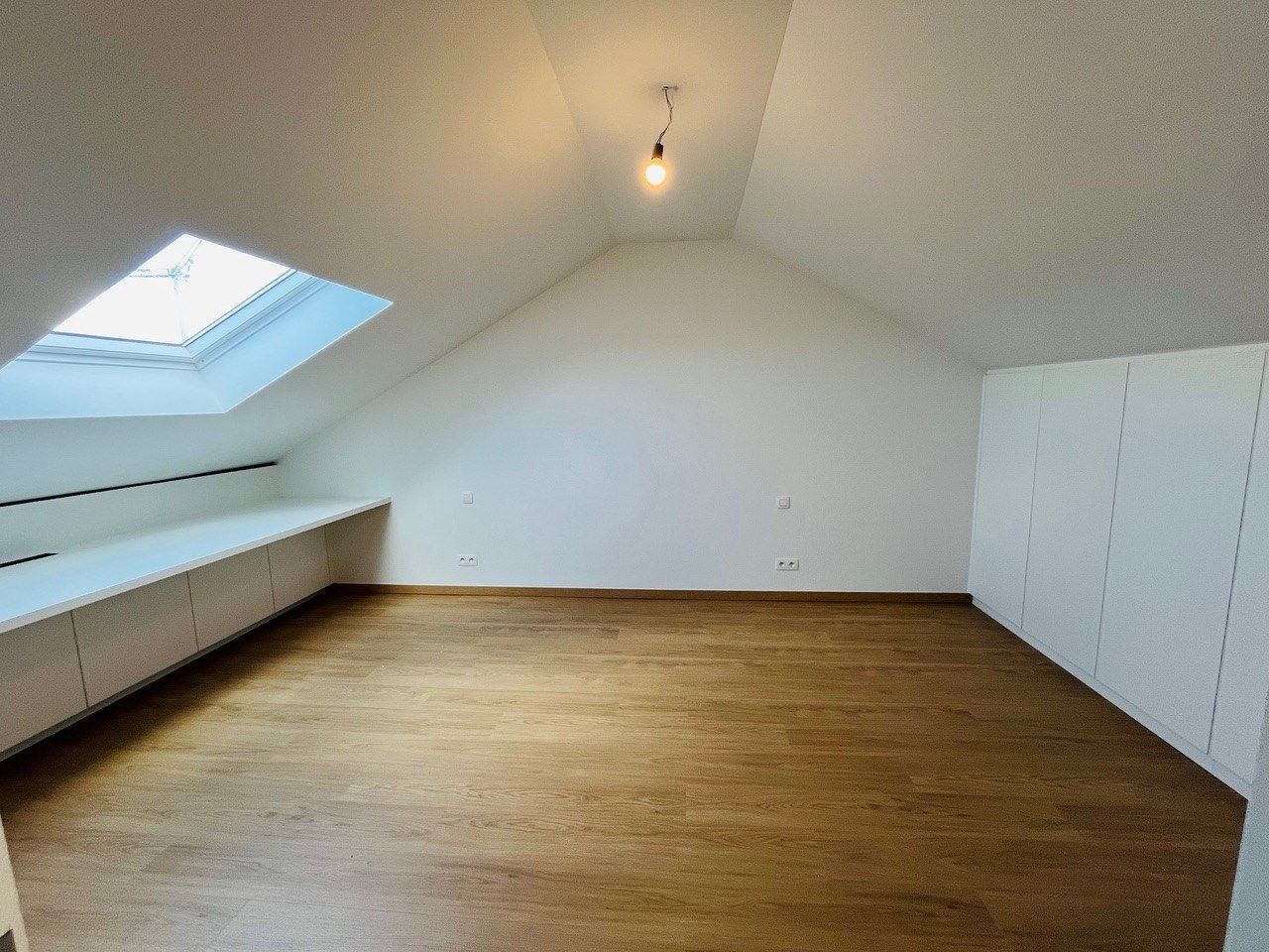 Uniek 3-slaapkamerappartement in het voormalige gemeentehuis van Vleteren foto 3