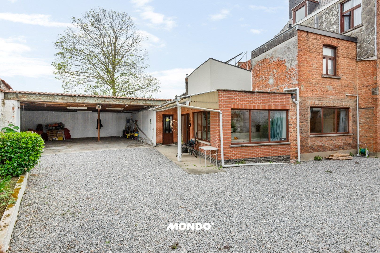 Karaktervolle woning met hangaar! foto 24