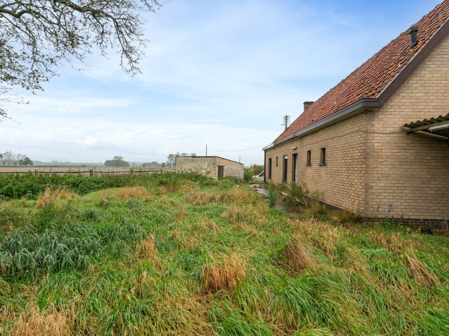 LANDELIJK GELEGEN WONING/BOUWGROND OP 1.161 m² foto 9