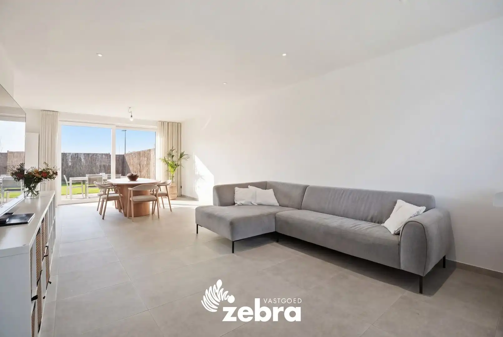 Instapklare woning met 3 slaapkamers en garage te Meulebeke! foto 3