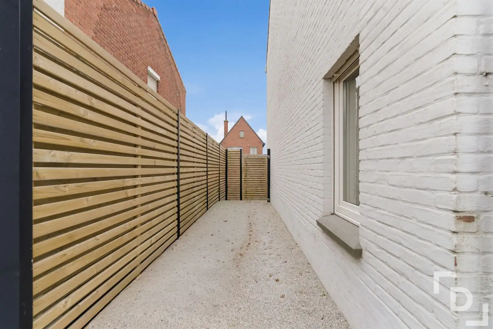 Gerenoveerde HOB met 3 slaapkamers en tuin te koop in Sint-Jan. foto 31