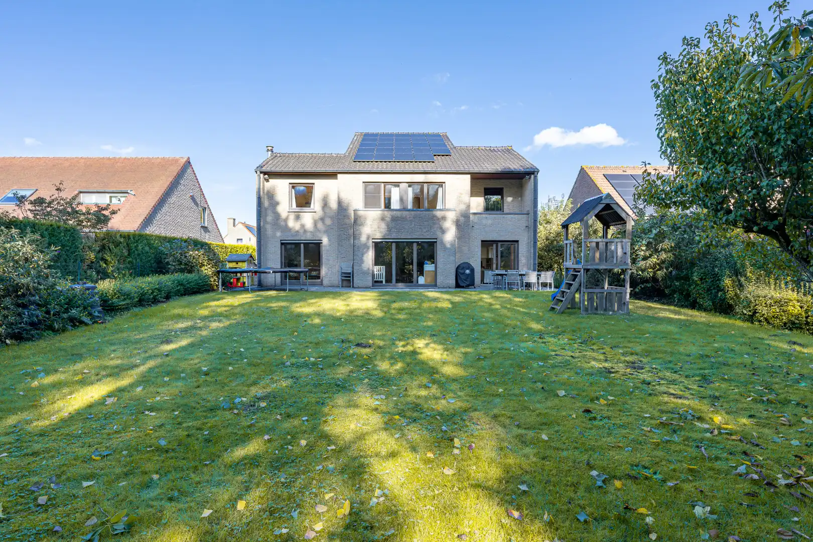 Open woning met 5 slaapkamers en polyvalente ruimte/handelsruimte op een rustige ligging in Hulste foto 2
