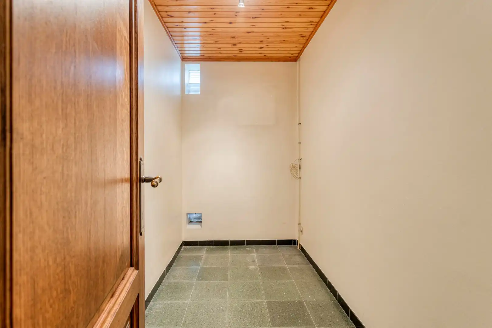 Uiterst verzorgde, gelijkvloerse villa met 2 slaapkamers en ruime garage! foto 13