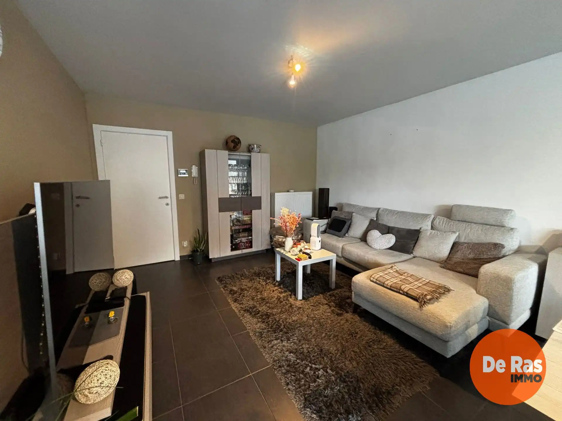 BURST - Recent, gelijkvloers appartement met staanplaats. foto 2