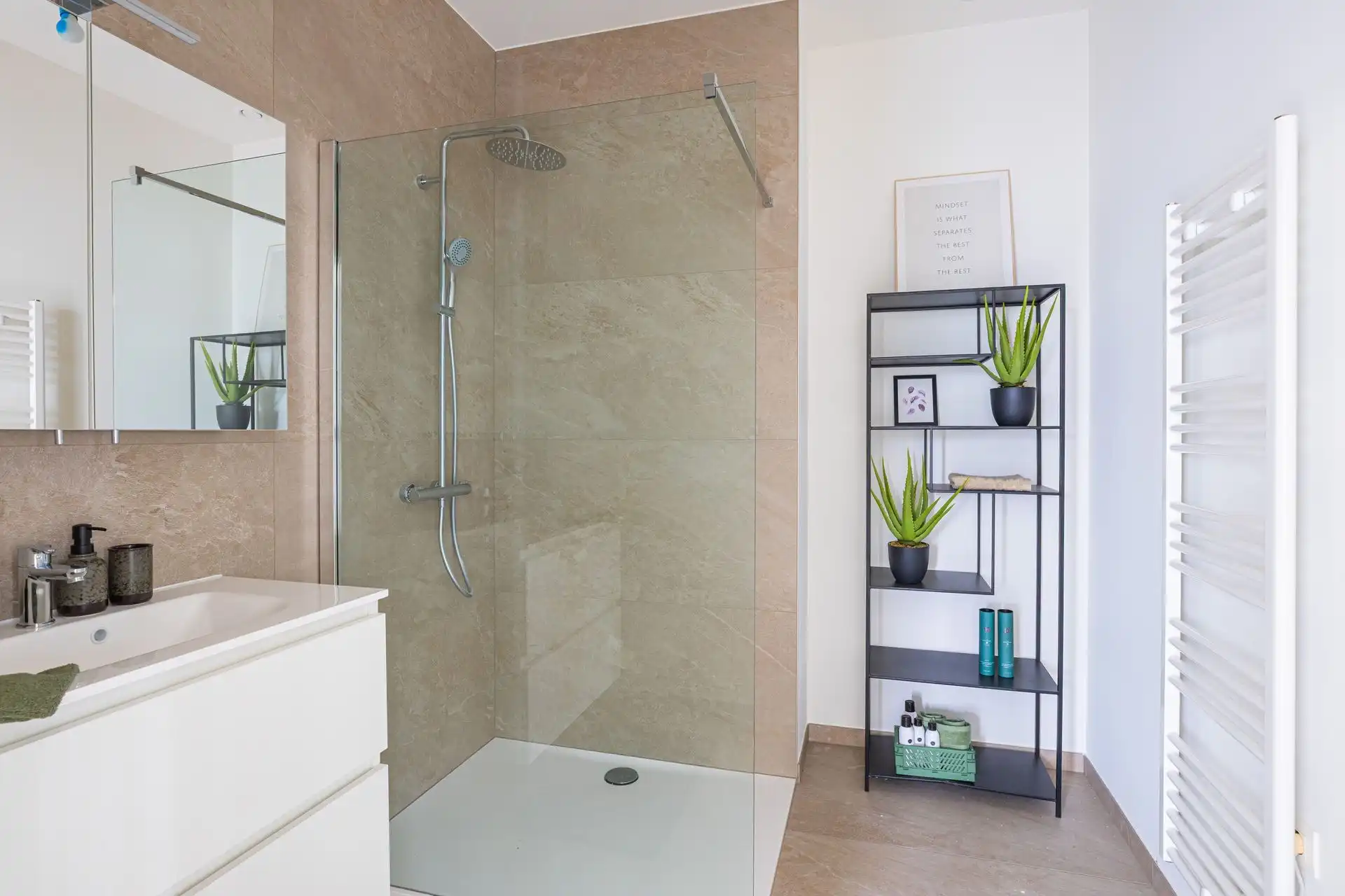 Modern gelijkvloers wonen met tuin foto 7