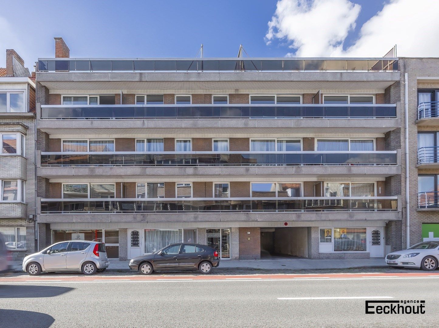 Lichtrijk appartement van 101m2 met supplementair 26m2 terrassen op gunstige ligging te Oostende! foto 15