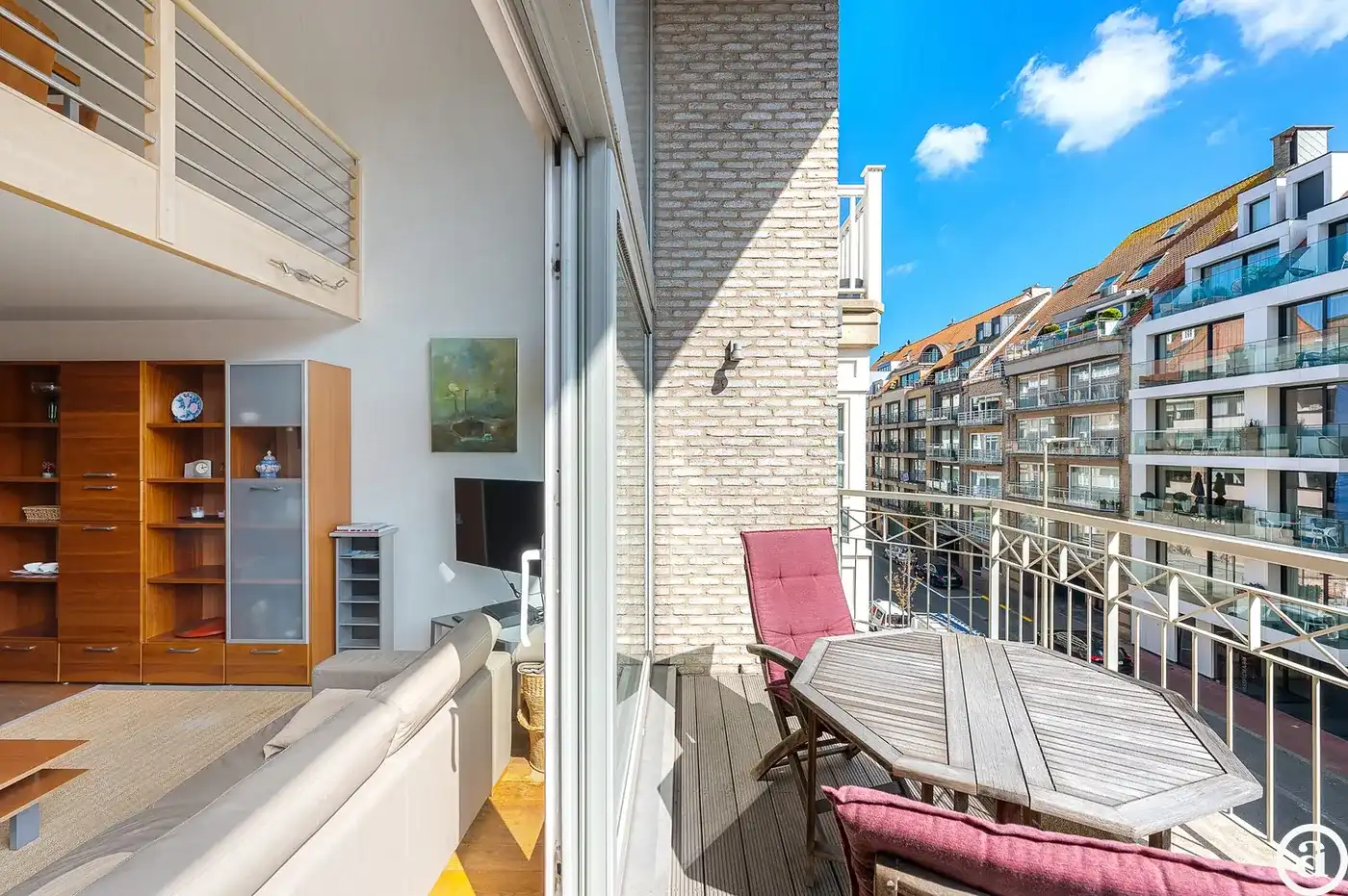 Lichtrijk mezzanine app. met 3 slpk op topligging foto {{pictureIndex}}