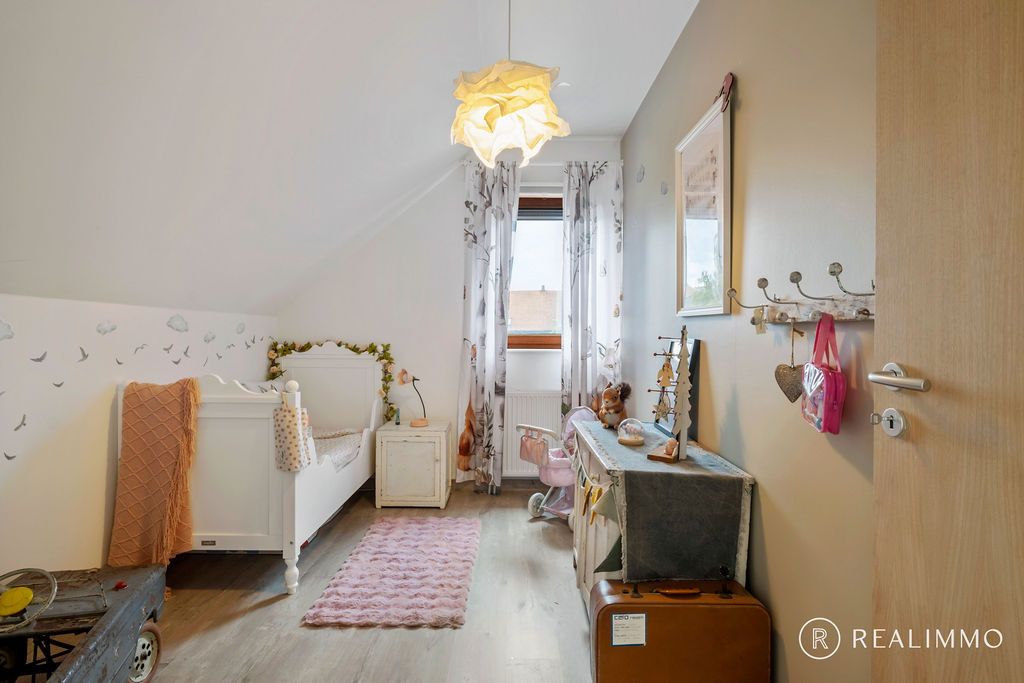 Recente halfopen woning in rustige straat! foto 13