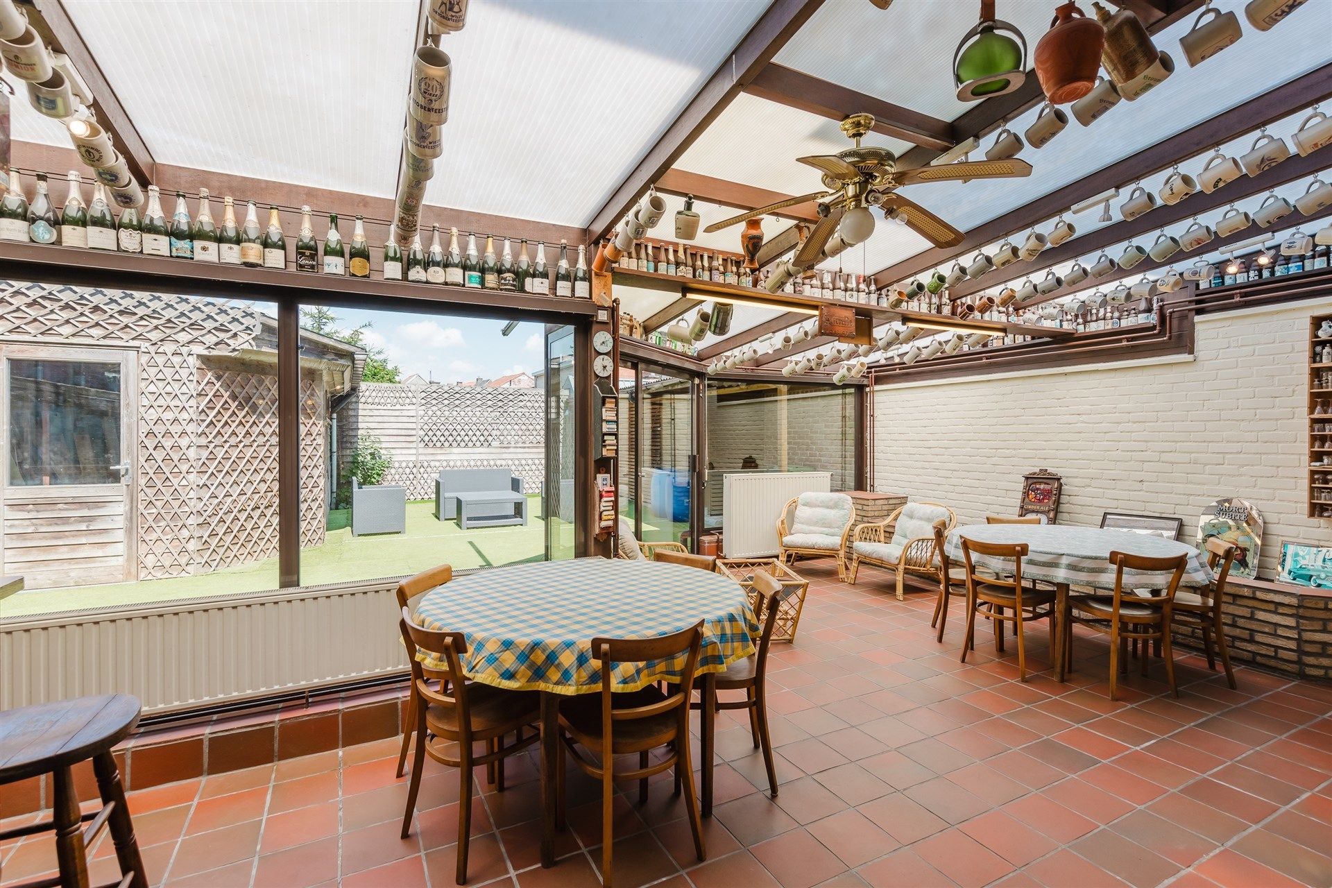 Ruime woning met 5(!) slaapkamers, dakterras en tuin foto 11