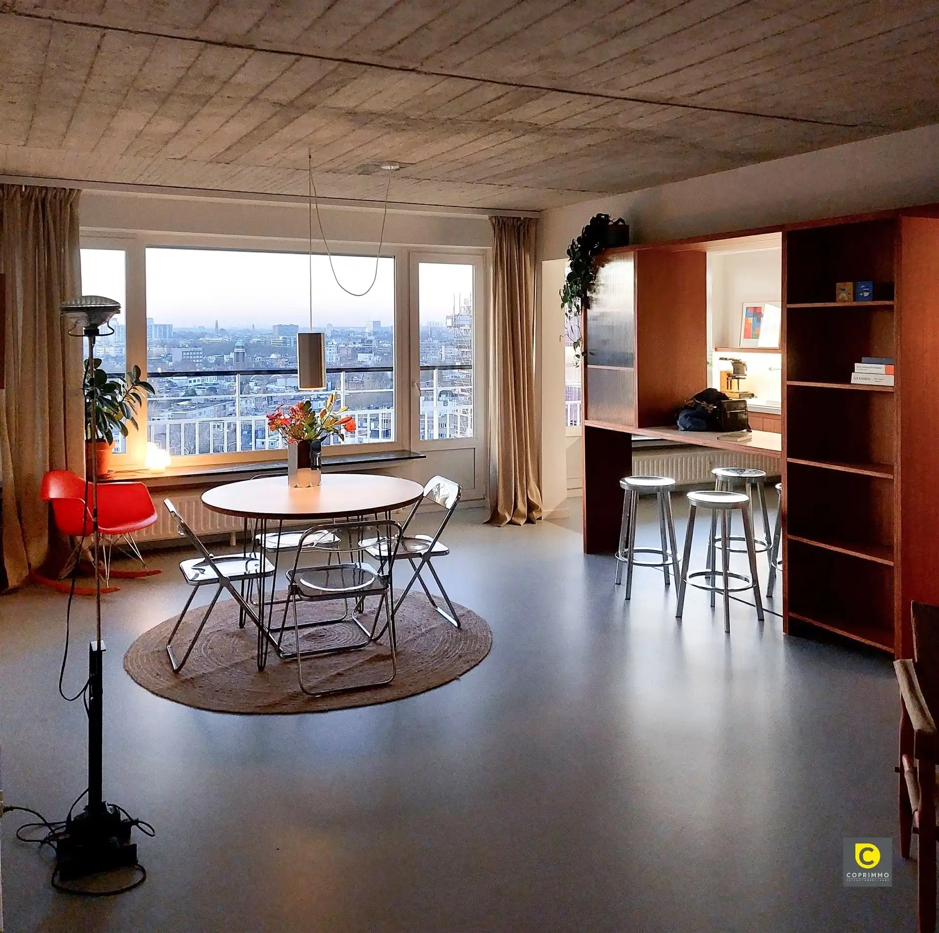 Architecturaal pareltje met 2 slpks en terras! foto 8