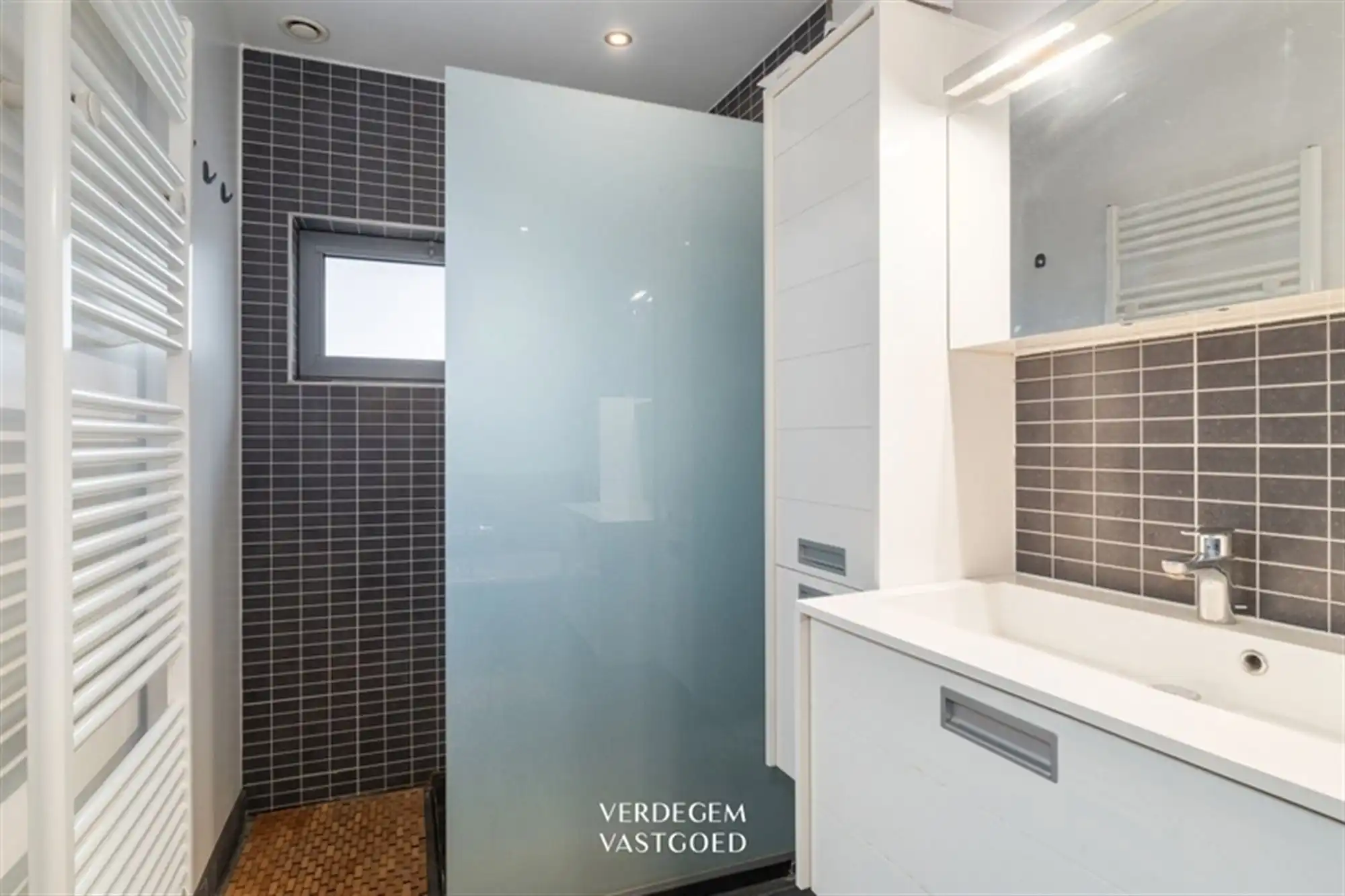 Goeddraaiende broodjeszaak met woonst aan Ten Doorn foto 13