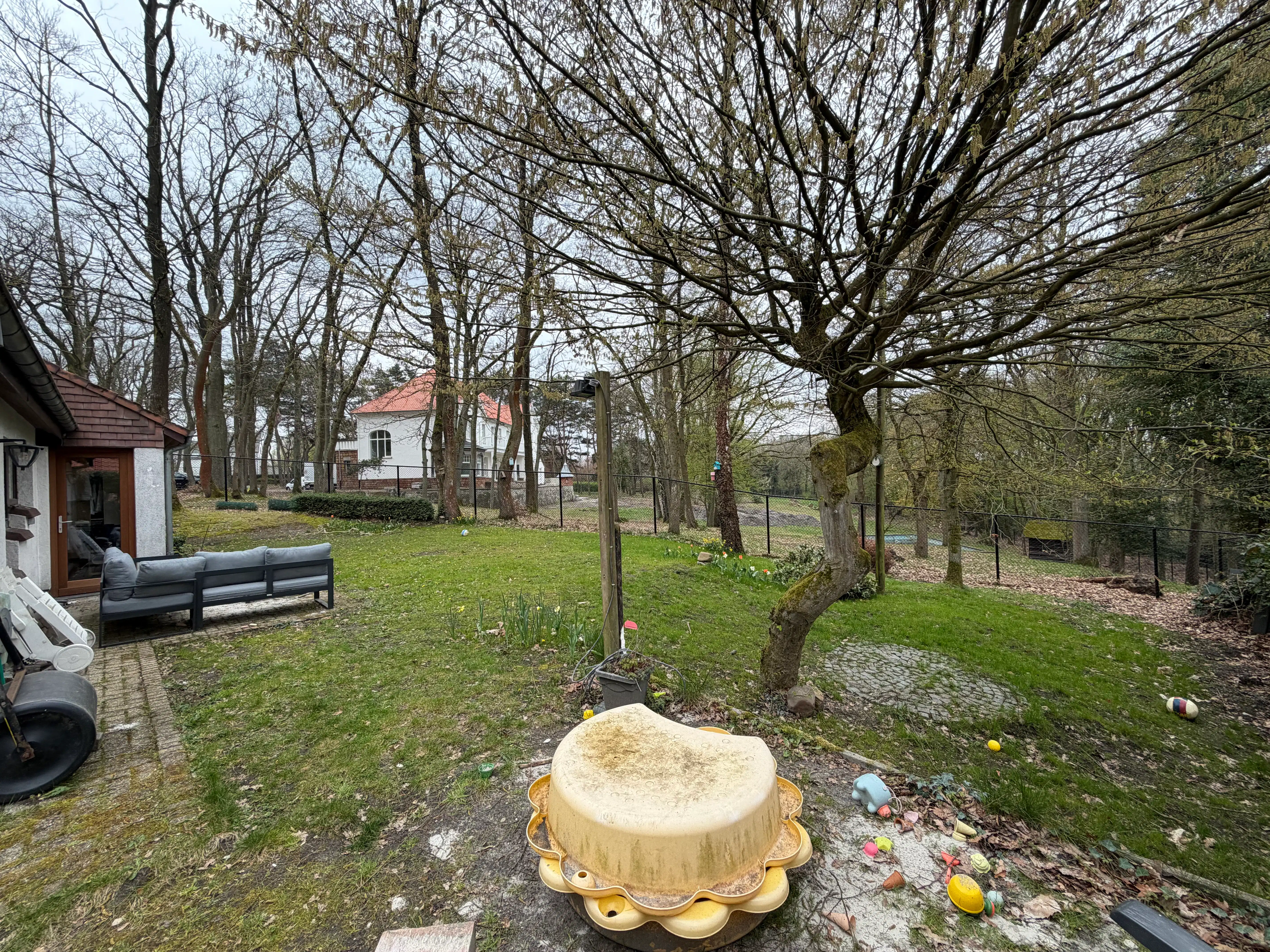 Genk, Winterslagstraat 251: Ruime gezinswoning met 3 slaapkamers, garage en zuidwest-gerichte tuin ! foto 23