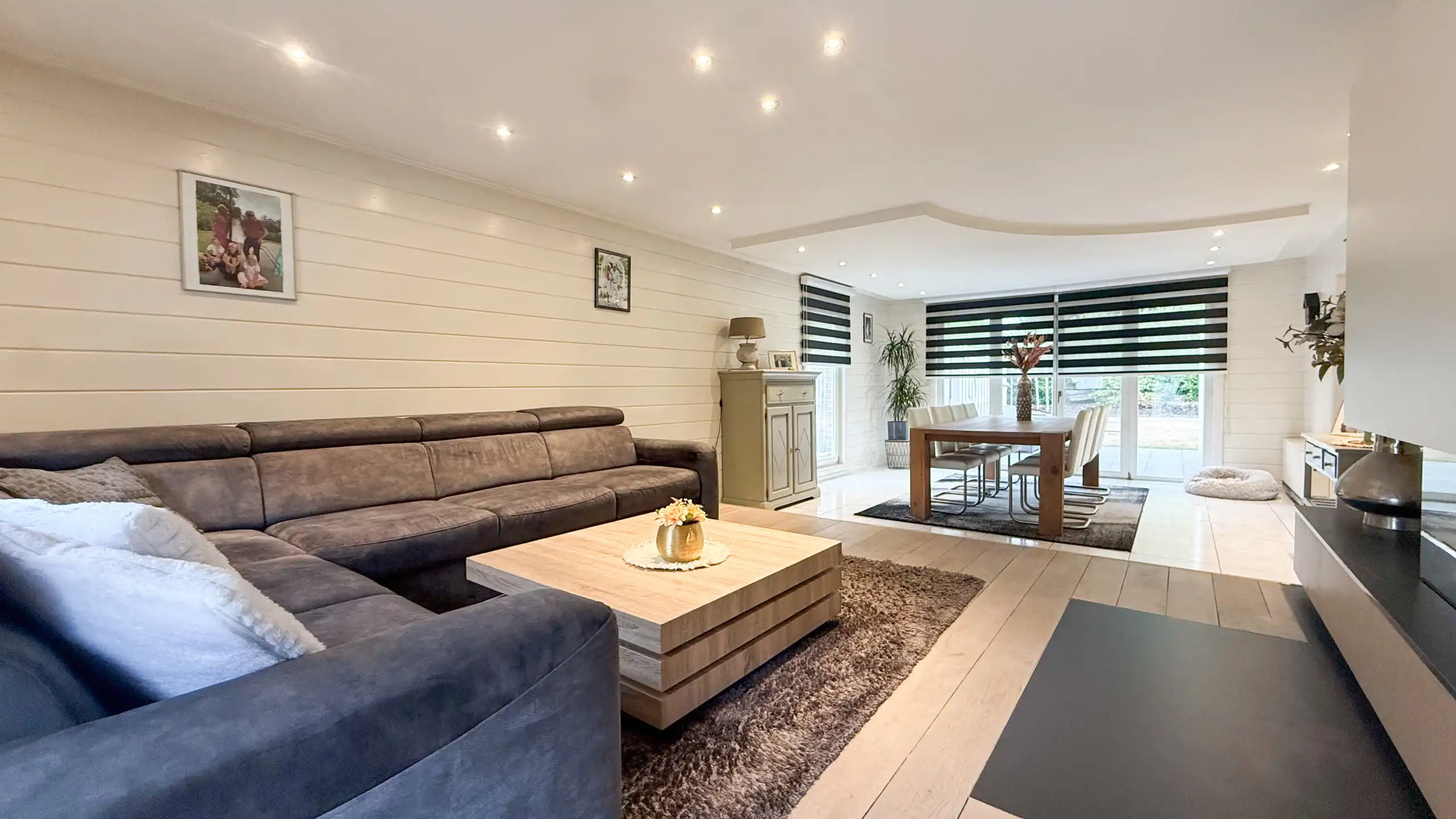 Gelijkvloerse woning met ruim magazijn en zwembad! foto 3