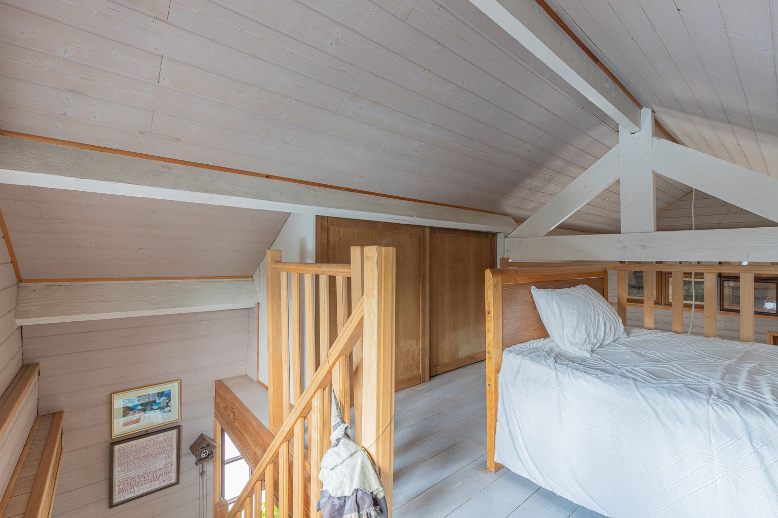 Grote villa op 22a met tuin, garage én bijgebouw foto 25