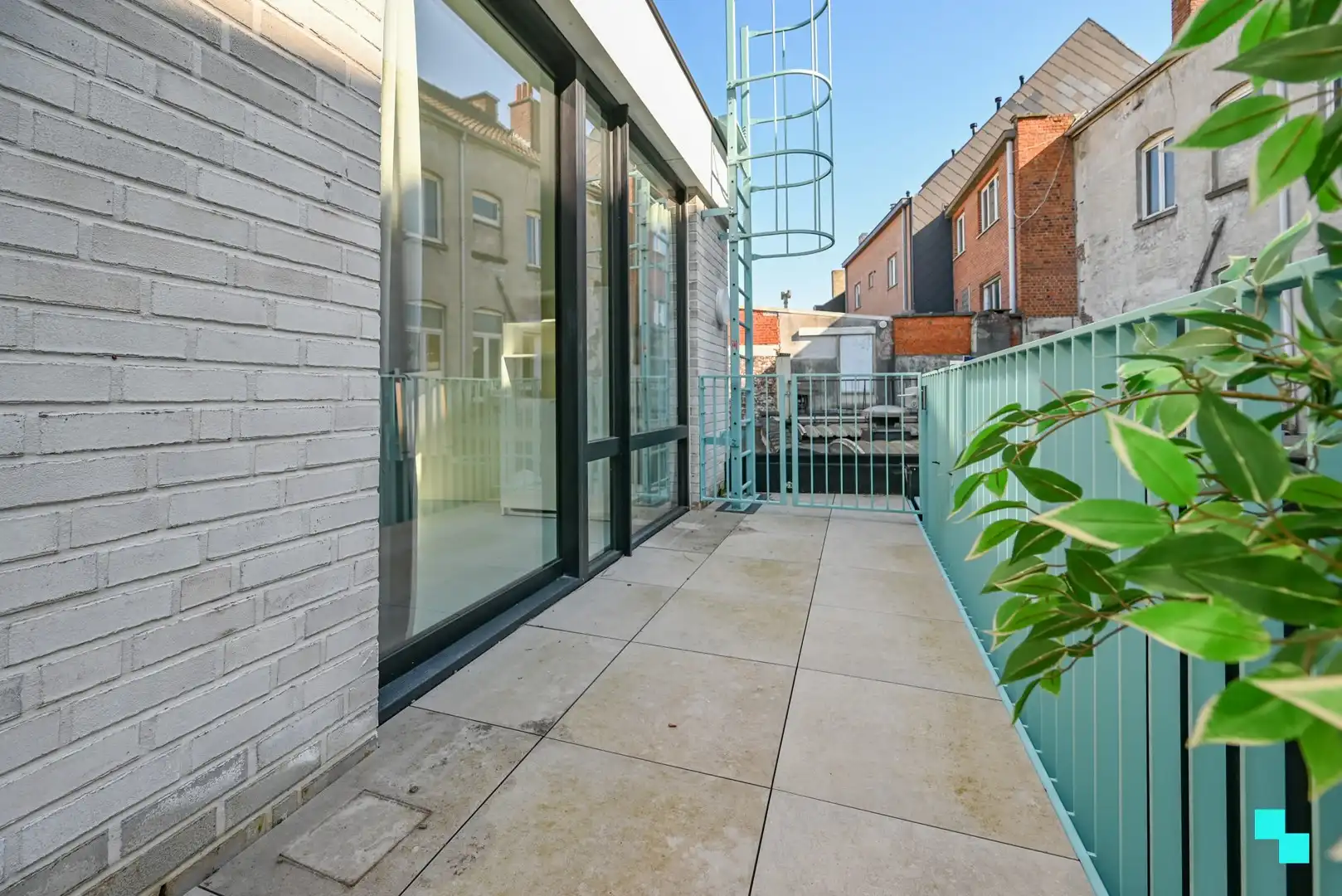 Studentenkamer met eigen badkamer en terras, centrum Kortrijk foto 2