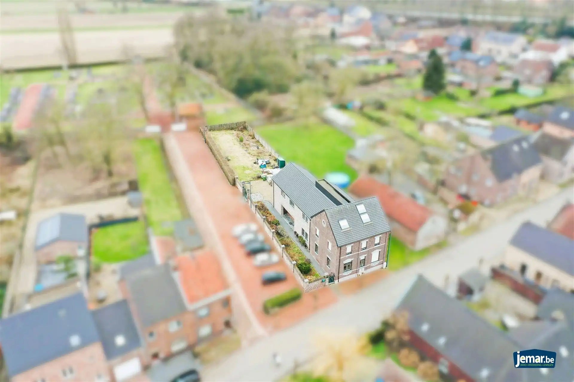 Ruim en karaktervol appartement van 190m² in het charmante Maasdorp Vucht! foto 14