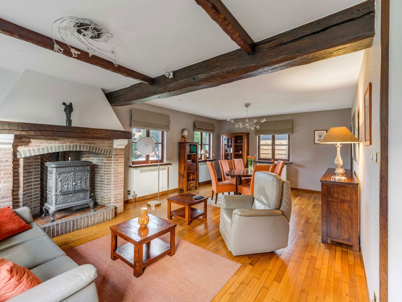 Toffe open bebouwing met 3 à 4 slpk., dubbele garage en tuin foto 3