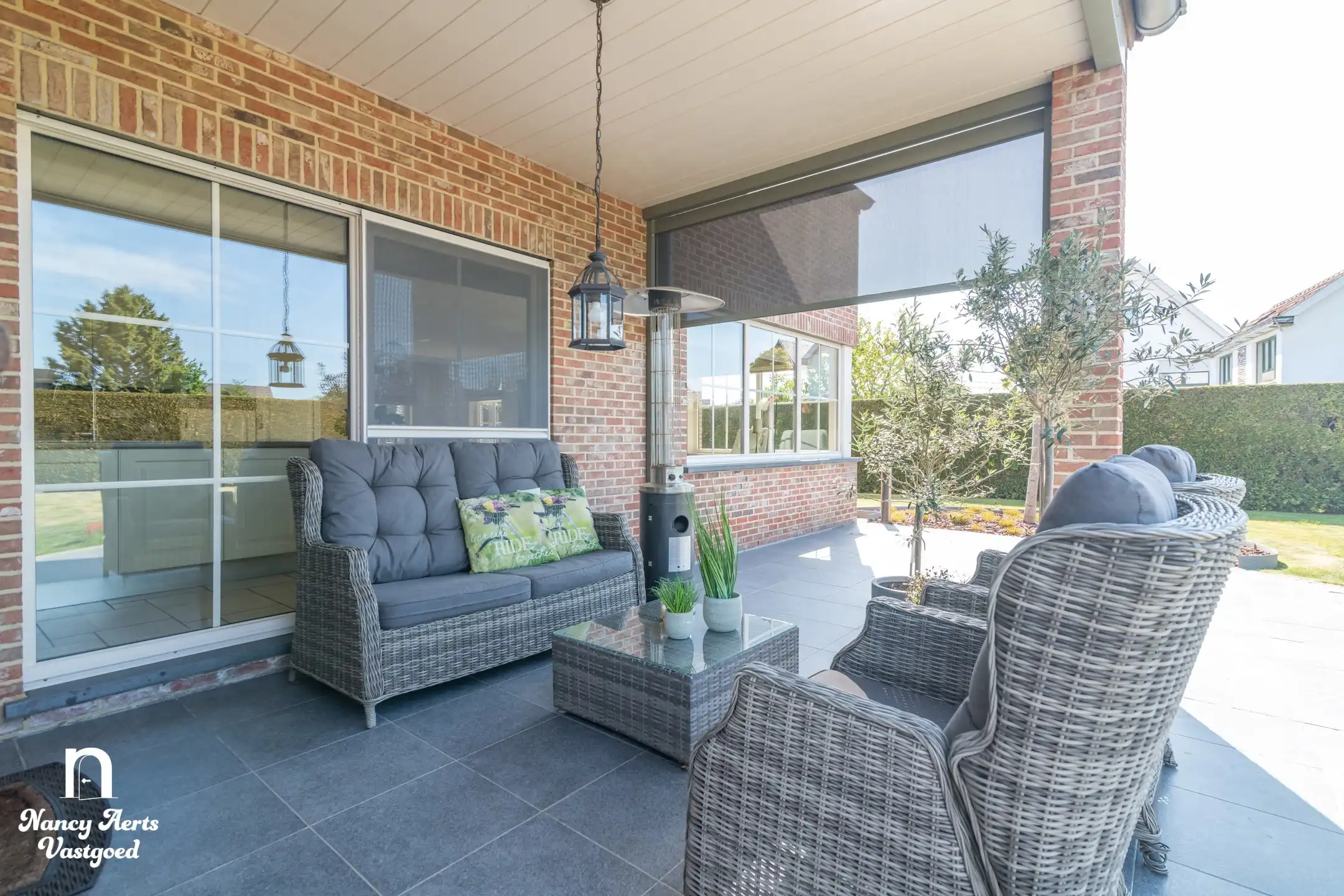 Instapklare woning met goed draaiende kapperszaak aan huis foto 57
