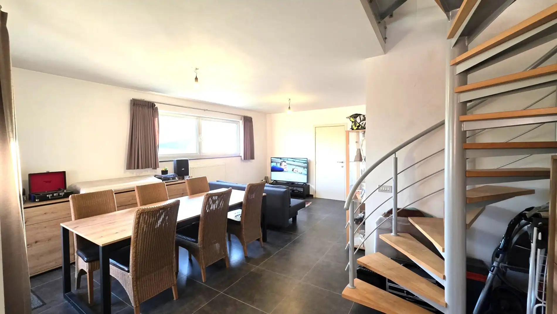 App 2 slpk met terras en 2 parkeerplaatsen foto 3