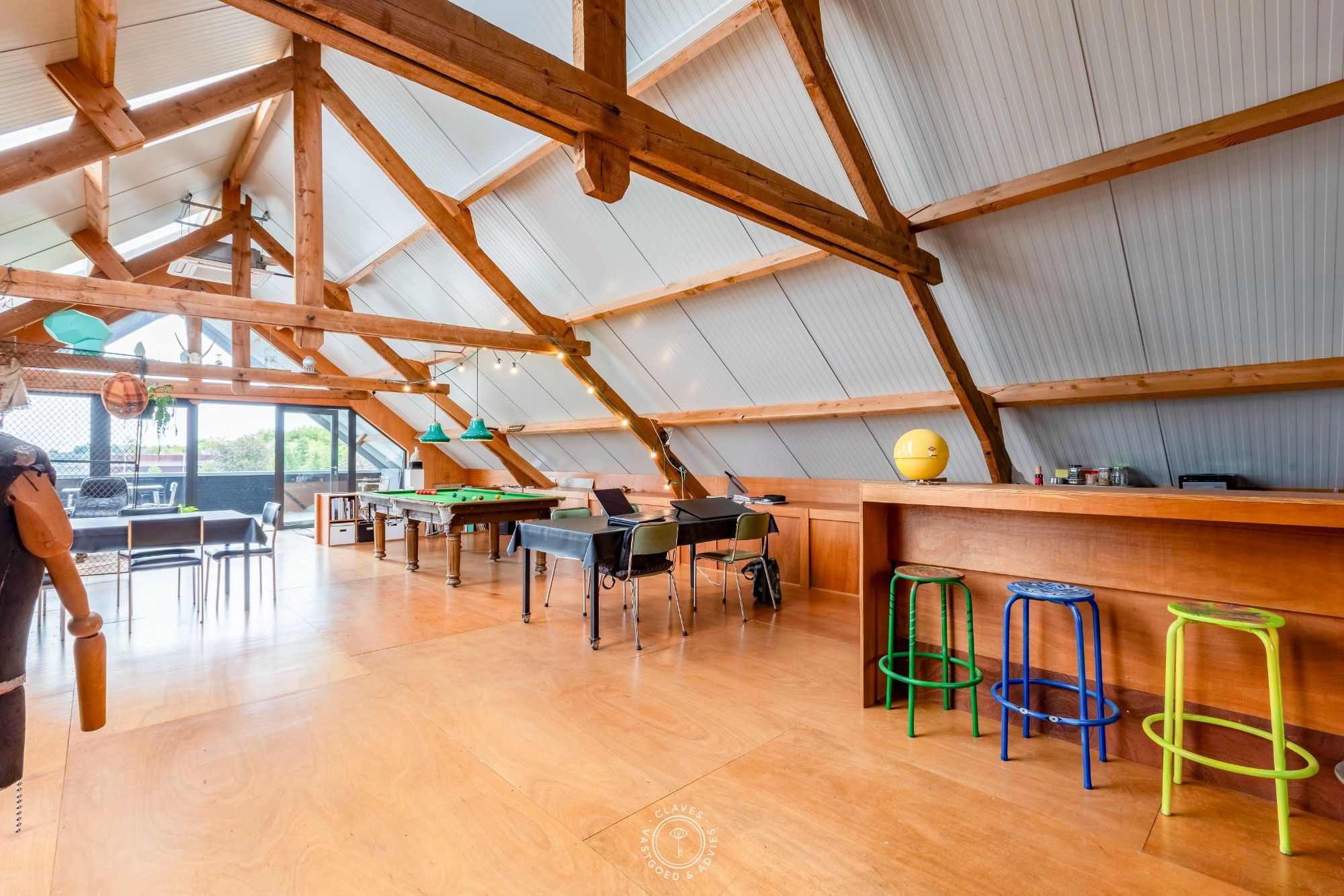 Multifunctioneel woonhuis met magazijn/kantoor en tuin foto 22