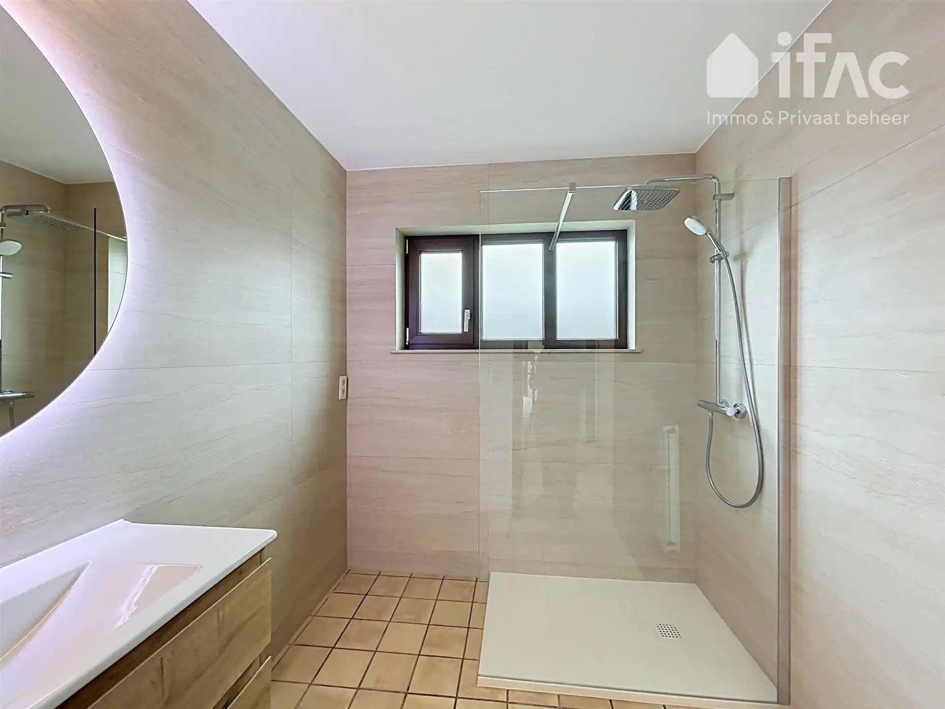Ruime en gerenoveerde 5-Slaapkamer Villa met Tuin  foto 15