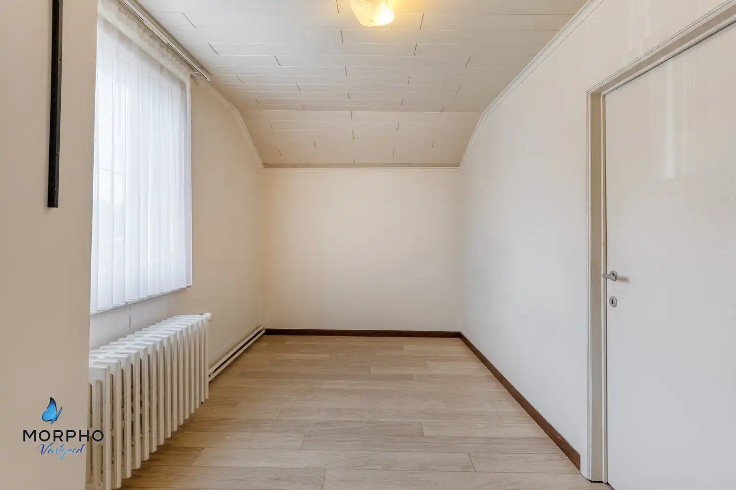 Ruime gezinswoning met 4 slaapkamers, garage en riante, pittoreske tuin foto 18