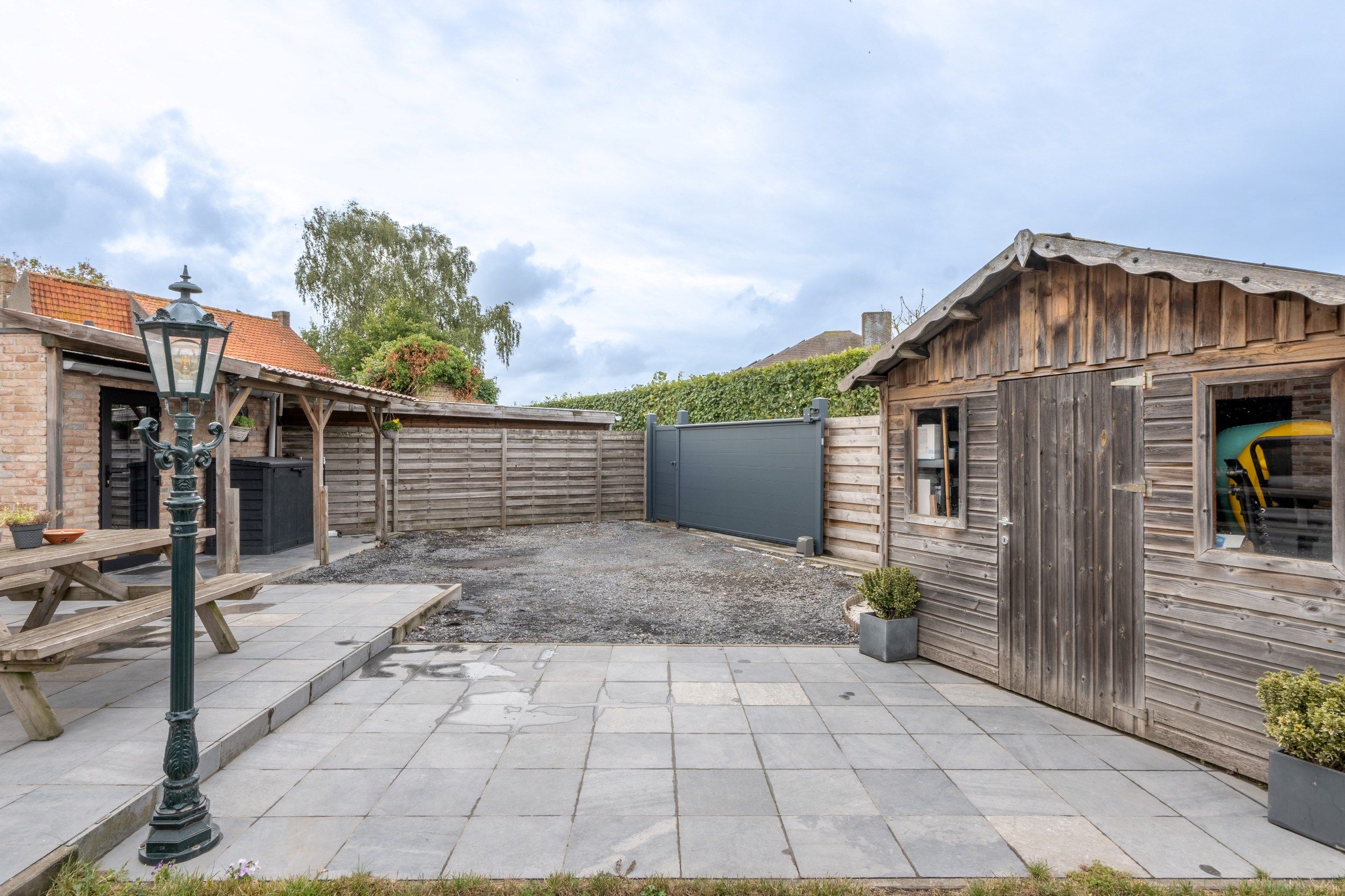 Halfopen woning met aangename tuin te Koolkerke foto 9