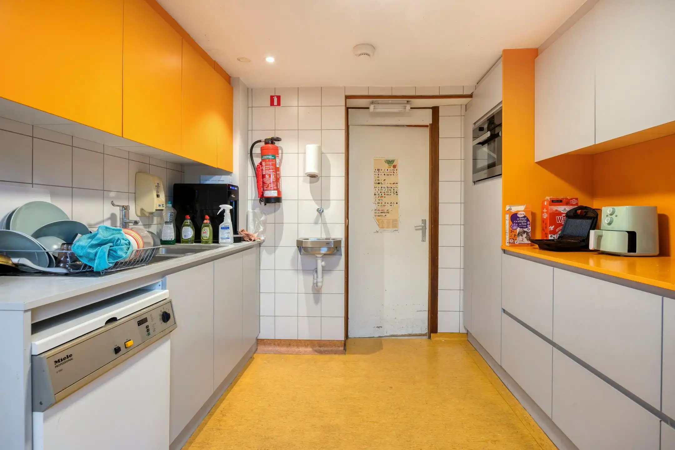 Op te frissen herenhuis met 7 slaapkamers en stadstuin. foto 51
