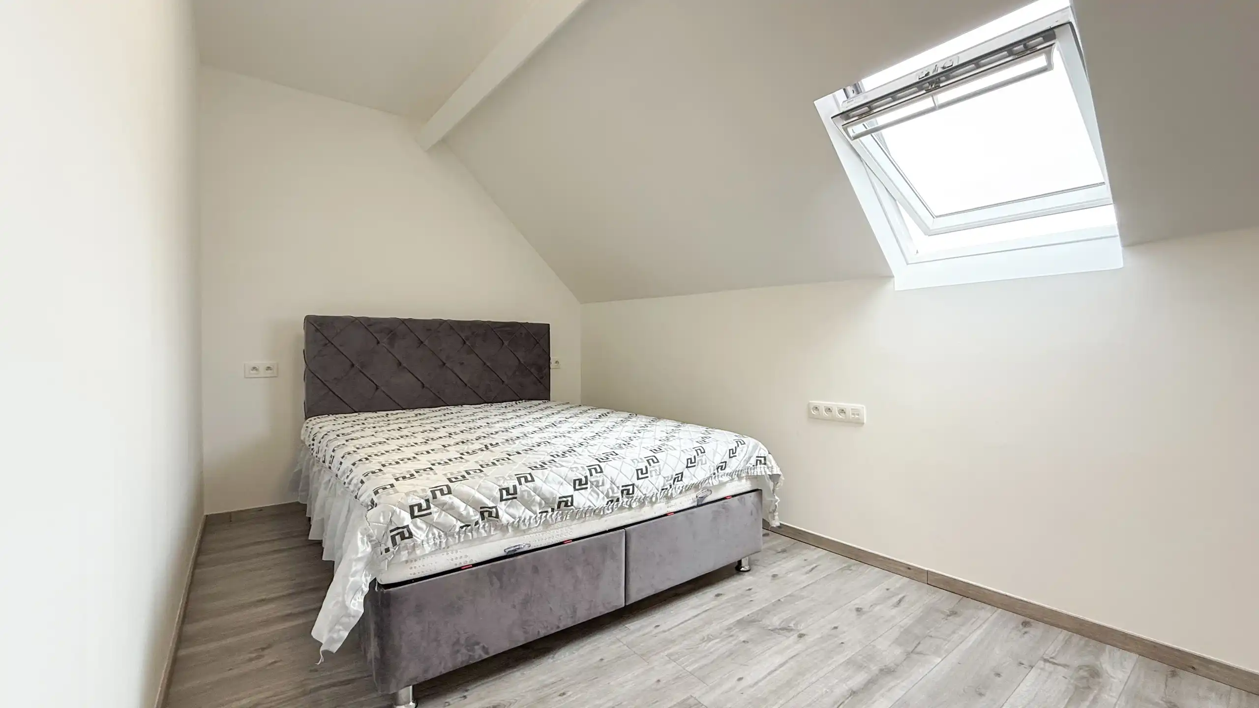 Volledig vernieuwde woning met 4 slp en uitstekende ligging! foto 25