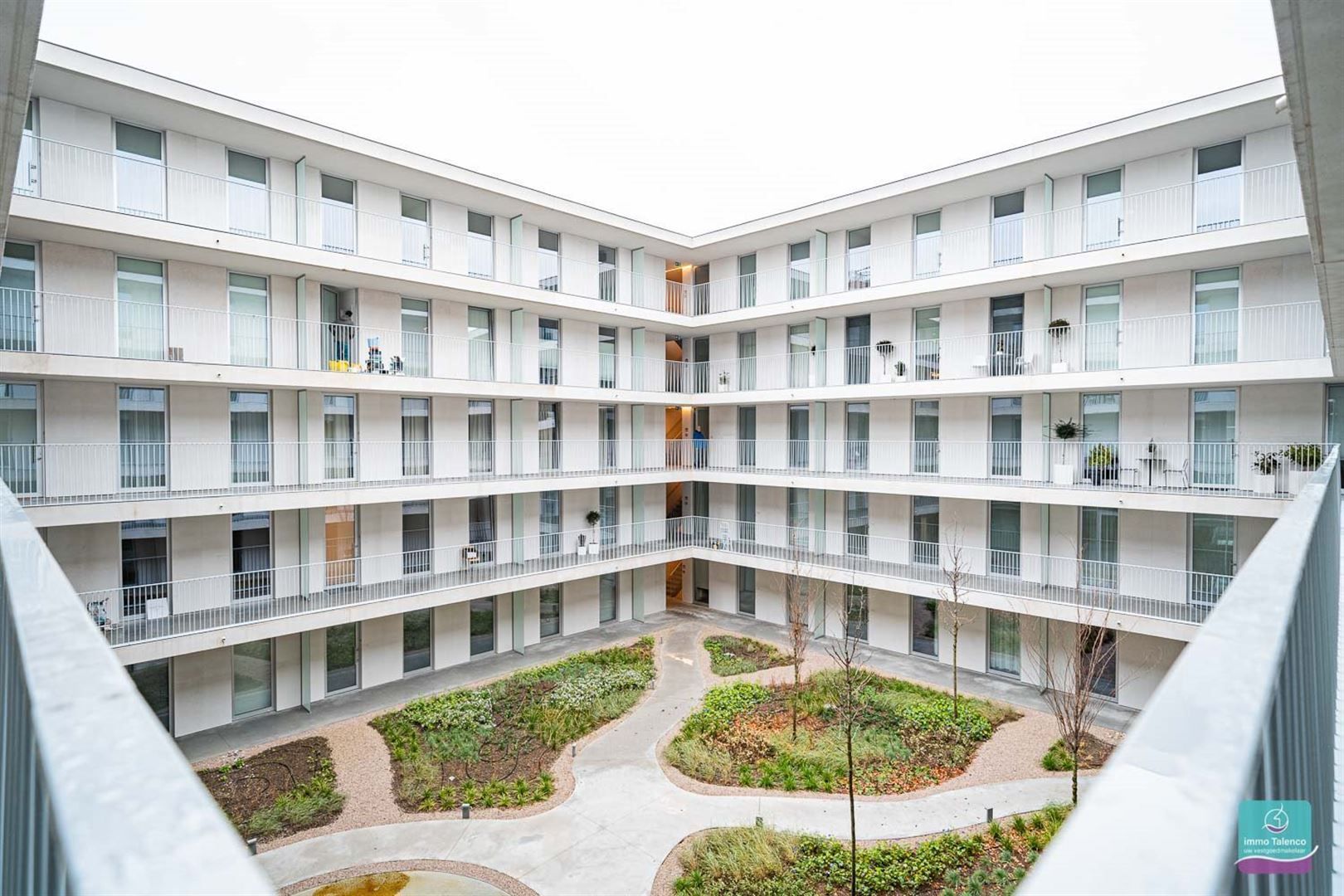 App 1 slpk met dressing/bureau, terras en autostaanplaats foto 22