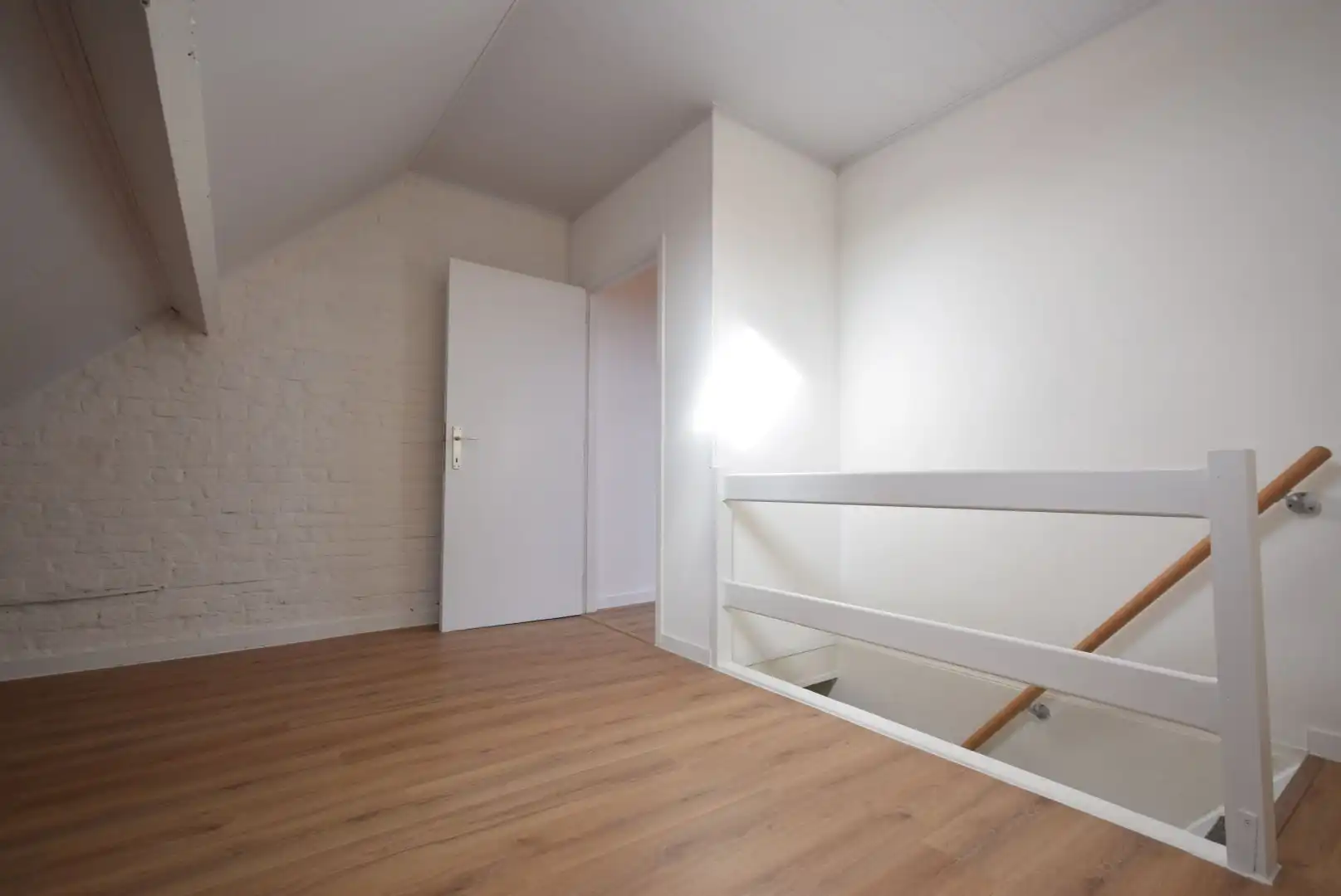 Instapklare rijwoning te koop in Roeselare – rustig gelegen nabij centrum en park foto 14