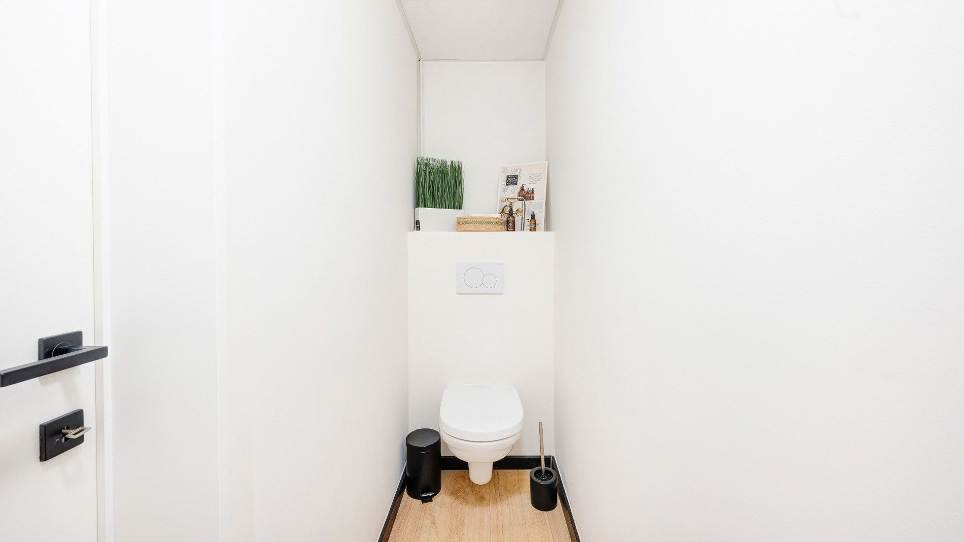 HOEKHandelsgelijkvloers op toplocatie in Heist-aan-Zee – ±185 m² foto 22