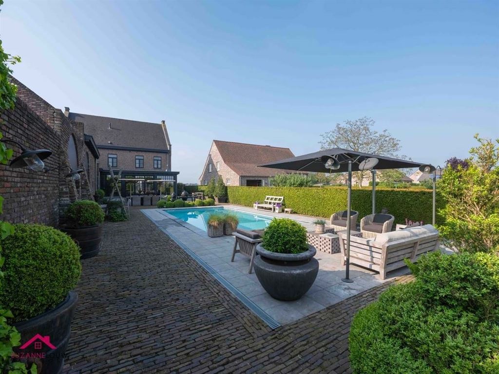 Landelijke villawoning met multifunctioneel aangrenzend gebouw foto 8