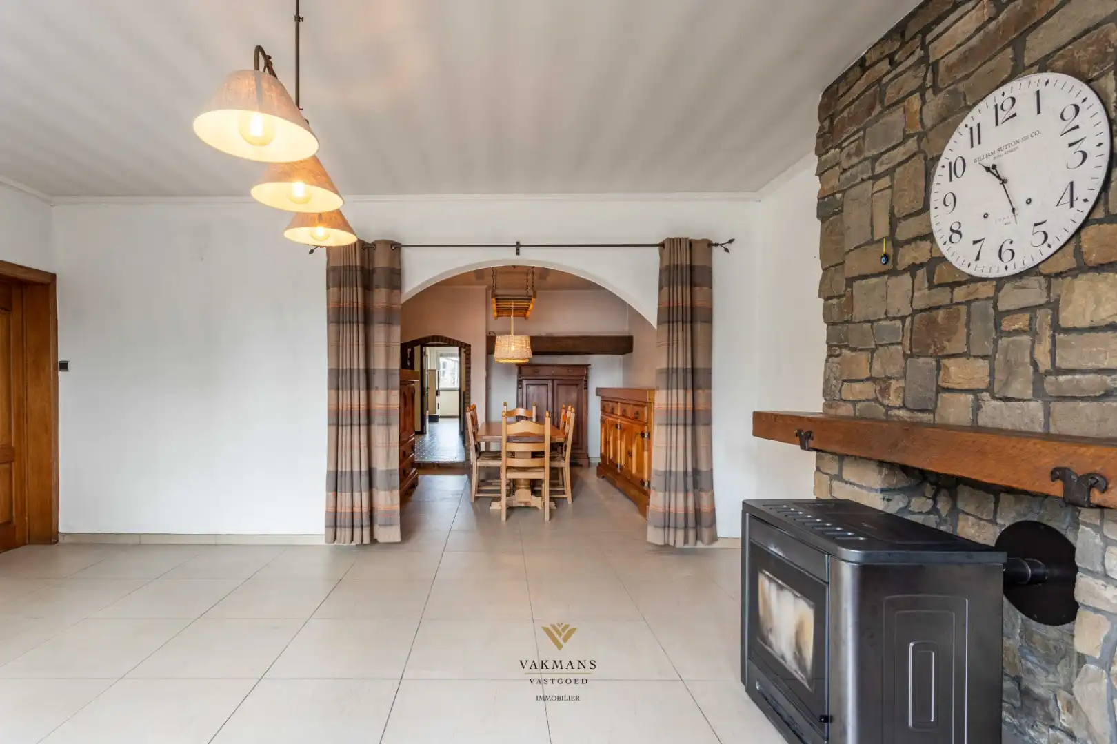 Ruime en charmante alleenstaande woning met 5 slaapkamers en 2 badkamers foto 6