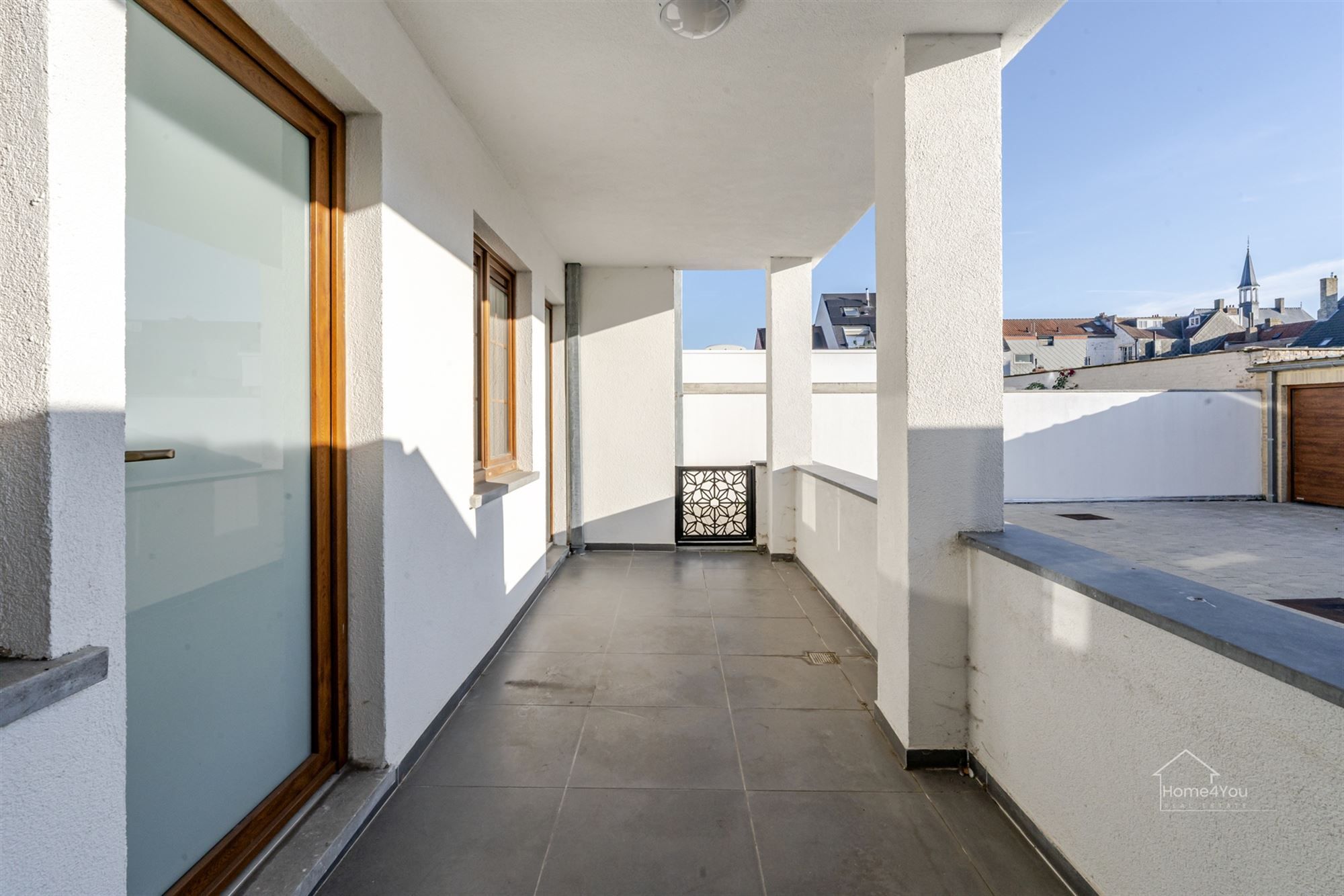 Volledig vernieuwd GLV appartement, terras en 2 slaapkamers  foto 2