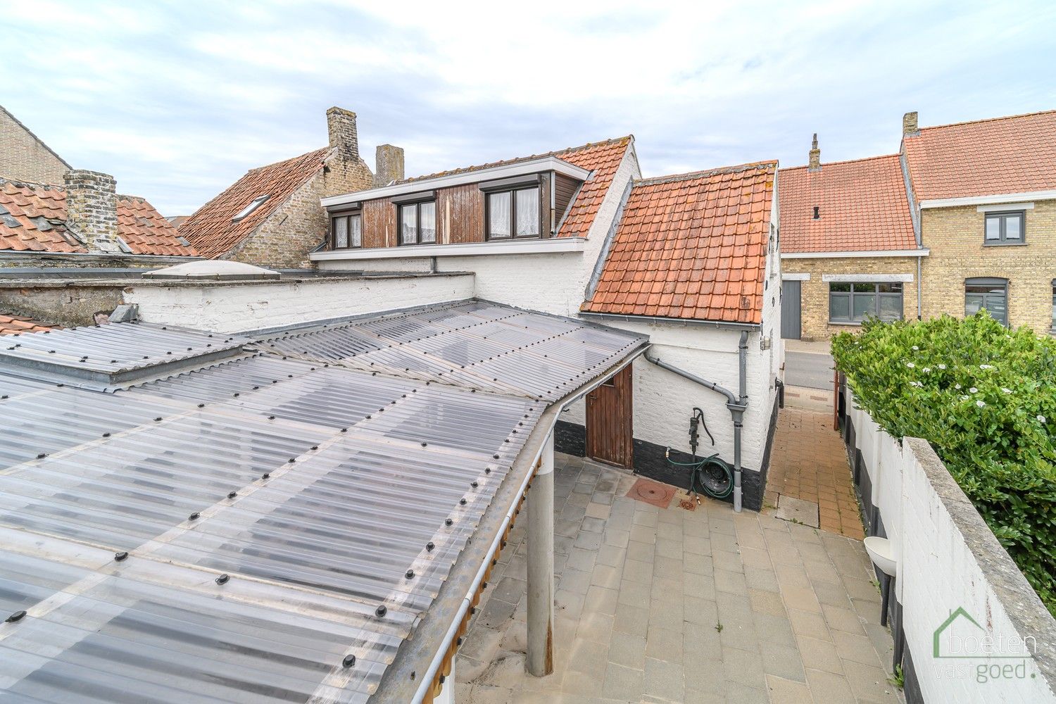 ALVERINGEM: Leuk maar wel op te smukken huisje met heel wat potentieel, 3 slpks waarvan 1 beneden en zonneterras op 179m² grondopp. foto 20