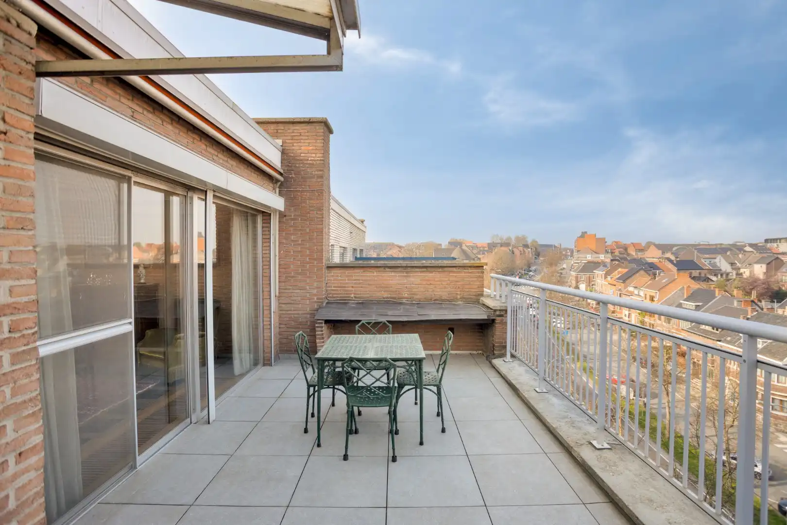 Ruim penthouse / dakappartement met 2 prachtige terrassen + zicht over Tongeren foto 8