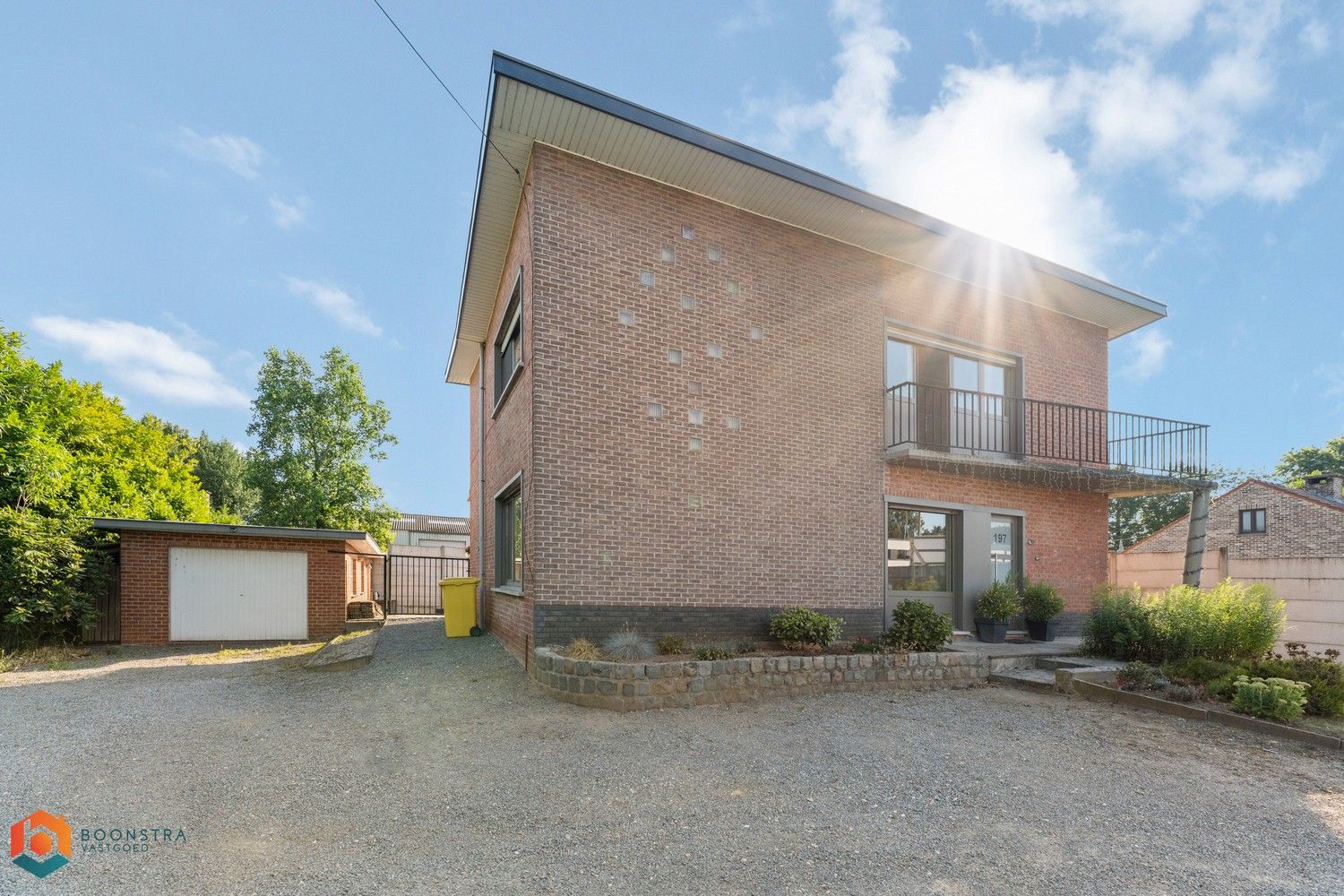 Woonst met zeer ruim magazijn van 1600 m² op een uitstekende locatie foto 19