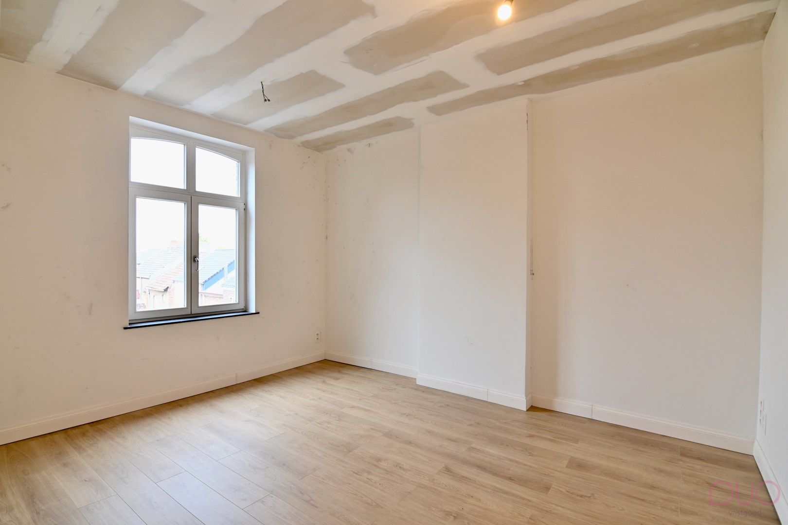 Instapklare herenwoning in het hartje van Sint-Truiden met 6 slaapkamers foto 14