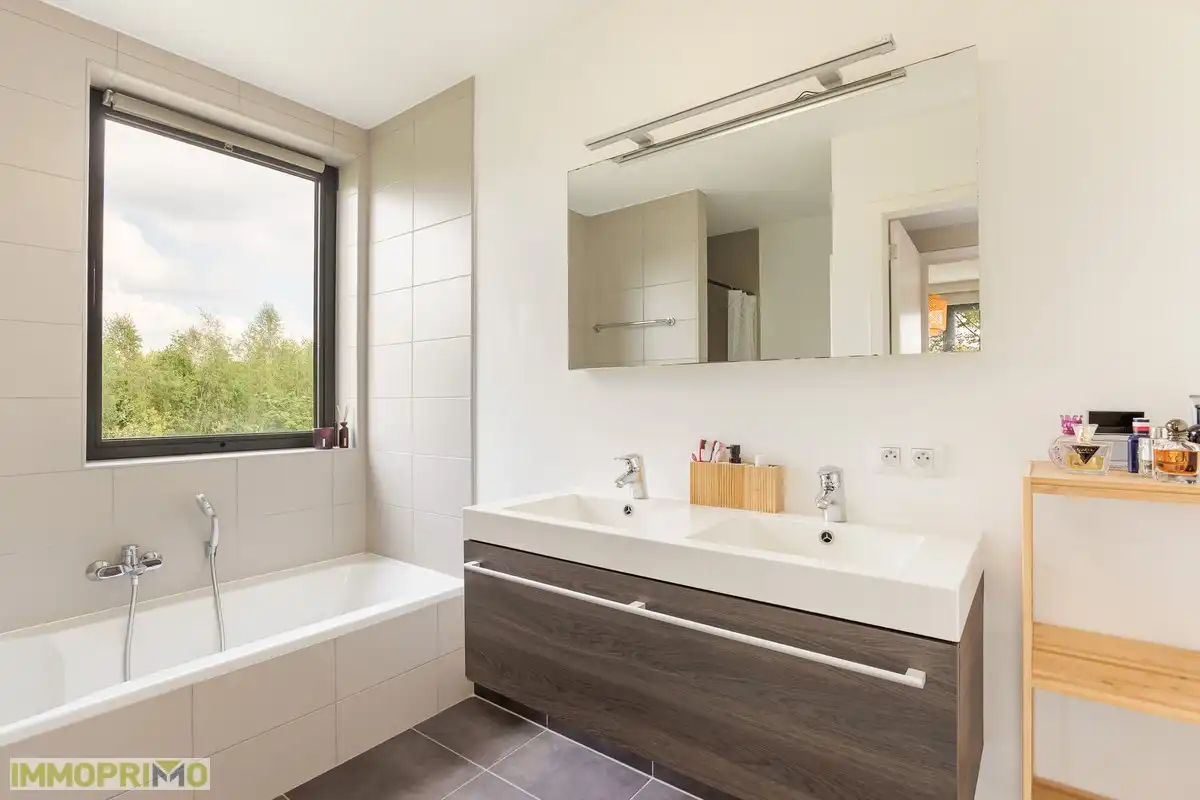 Instapklaar 3 slaapkamer appartement met ruim terras in autoluwe buurt foto 14