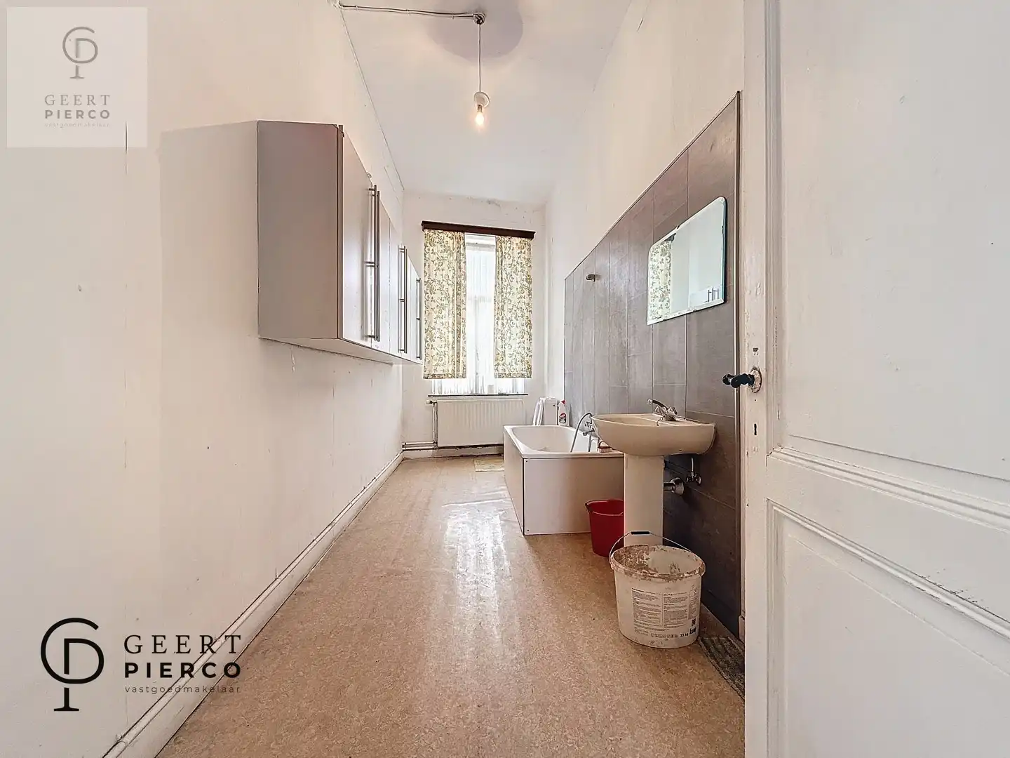 Stijlvol en ruim pand met unieke mogelijkheden in de Stationsstraat foto 14