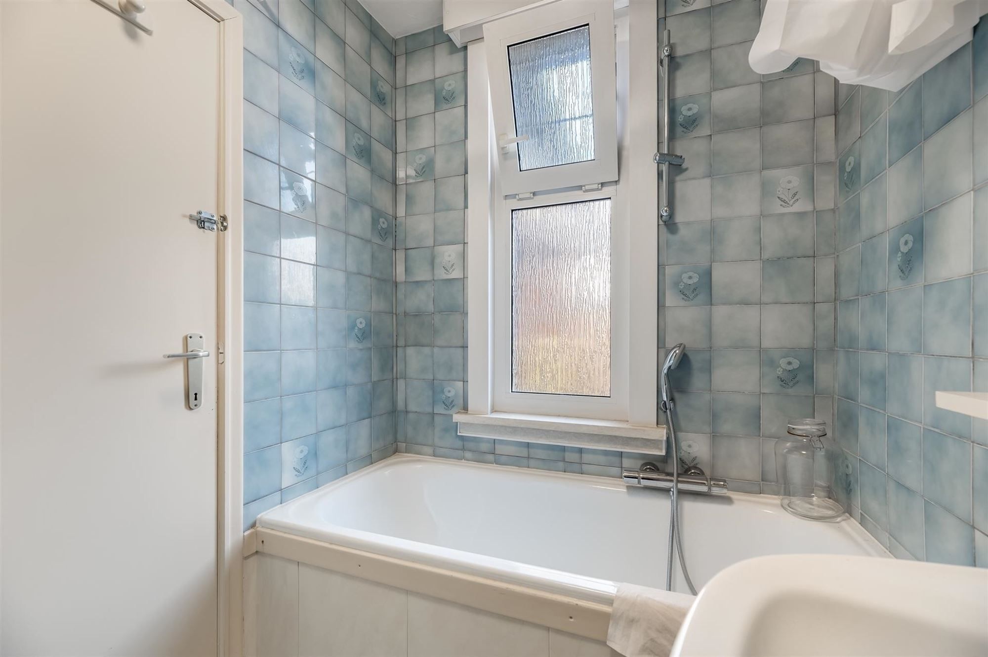 PRACHTIG INSTAPKLAAR HERENHUIS IN GEEL CENTRUM  foto 11