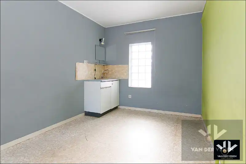 Multifunctioneel eigendom met 2 wooneenheden op een riant perceel van 21 aren 83 centiaren op een goed bereikbare, rustige locatie in Diepenbeek foto 27