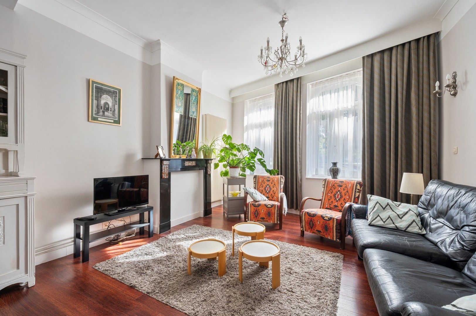 Centraal gelegen energiezuinige gezinswoning met 3 kamers op unieke ligging in het hart van Ieper foto 2